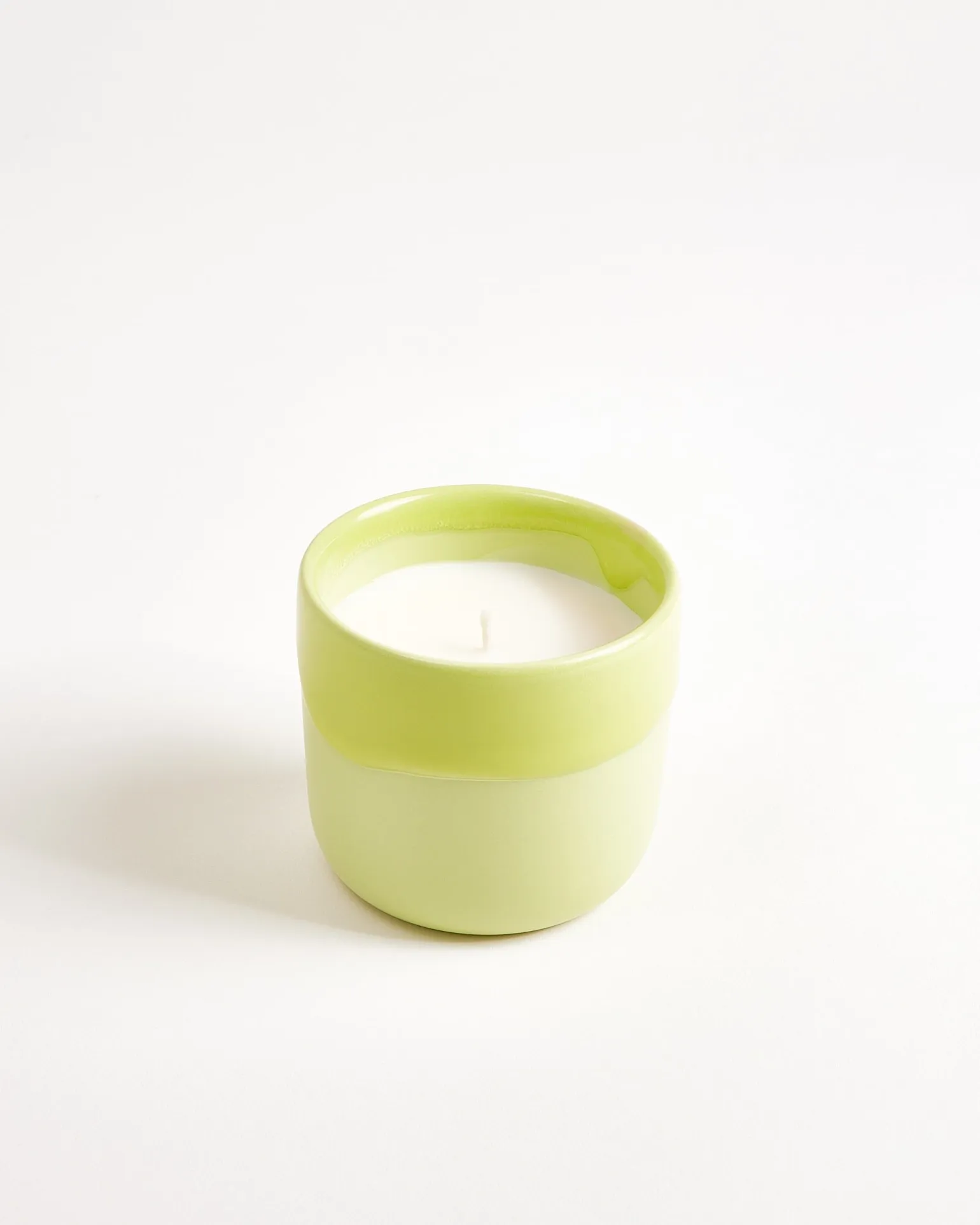 Velar - scented candle "Basil Breeze" lime